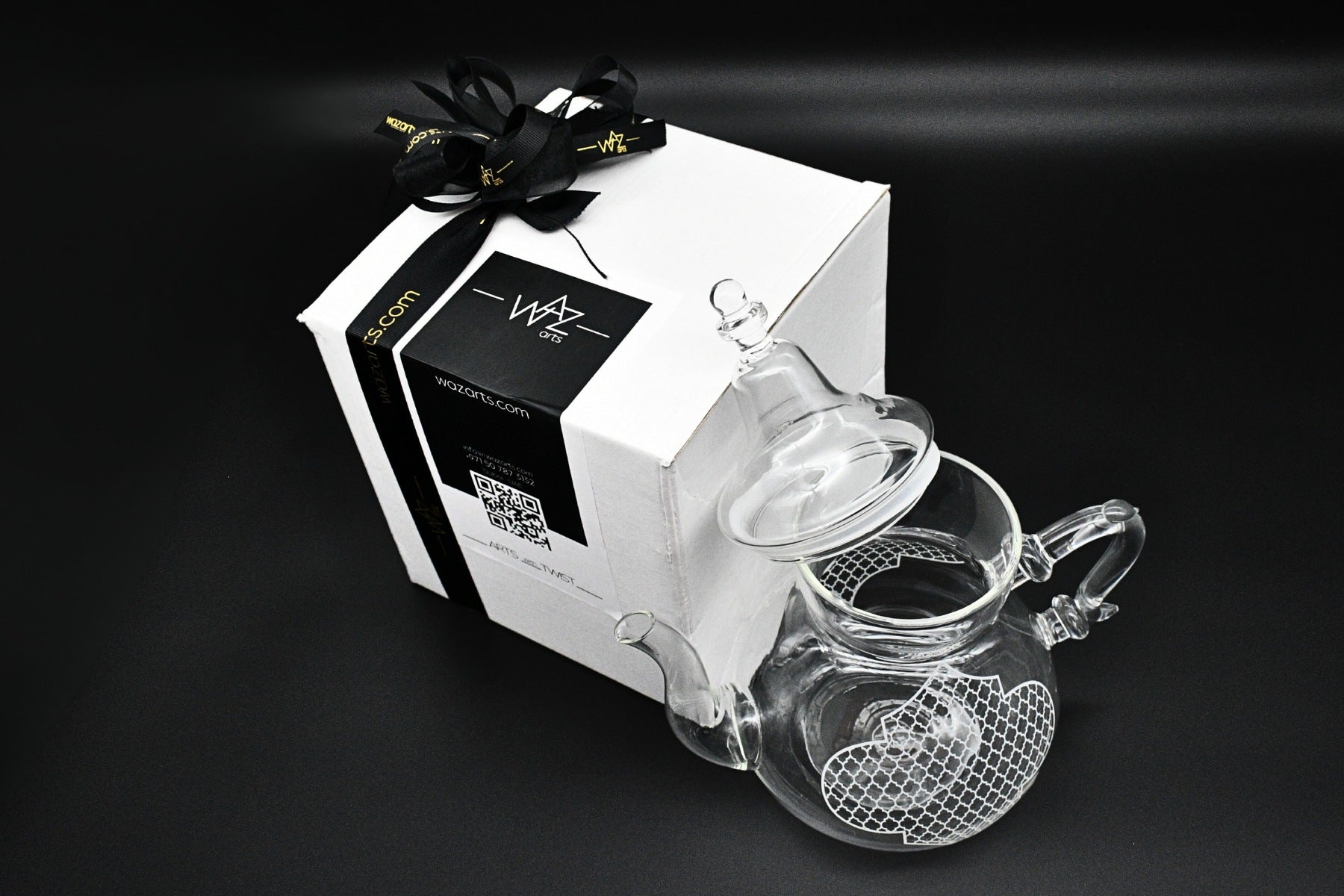 Geometric serveware as luxury gifting item in UAE