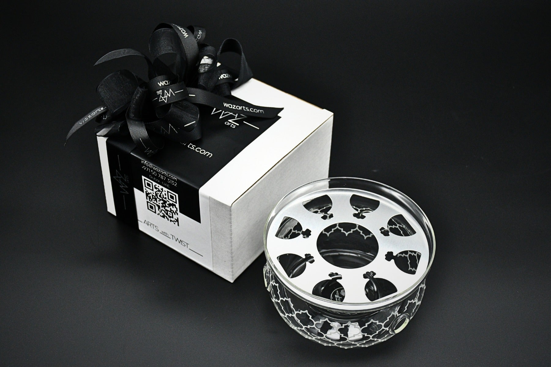 Premium porcelain warmer as stylish home decor accessory