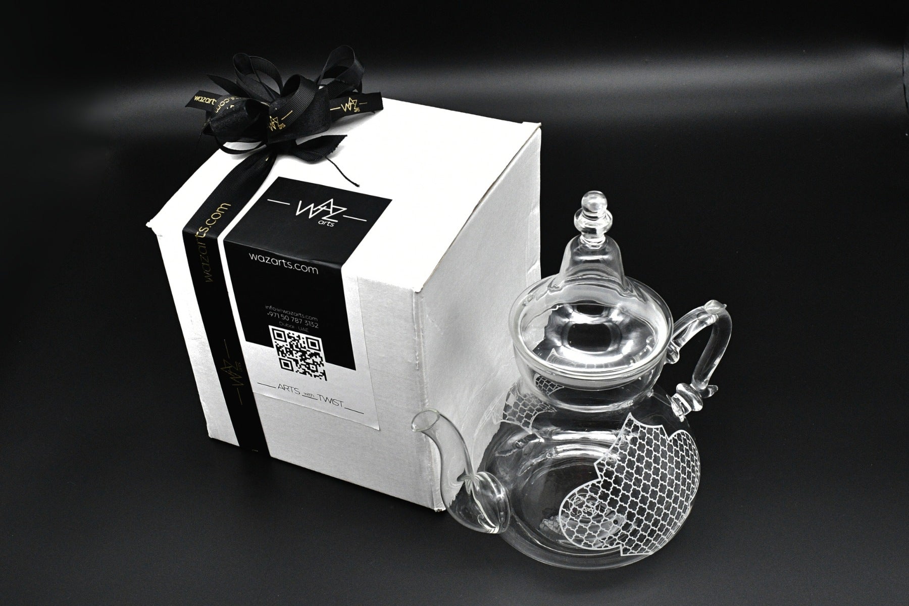 Premium home decor teapot with artistic geometric accents